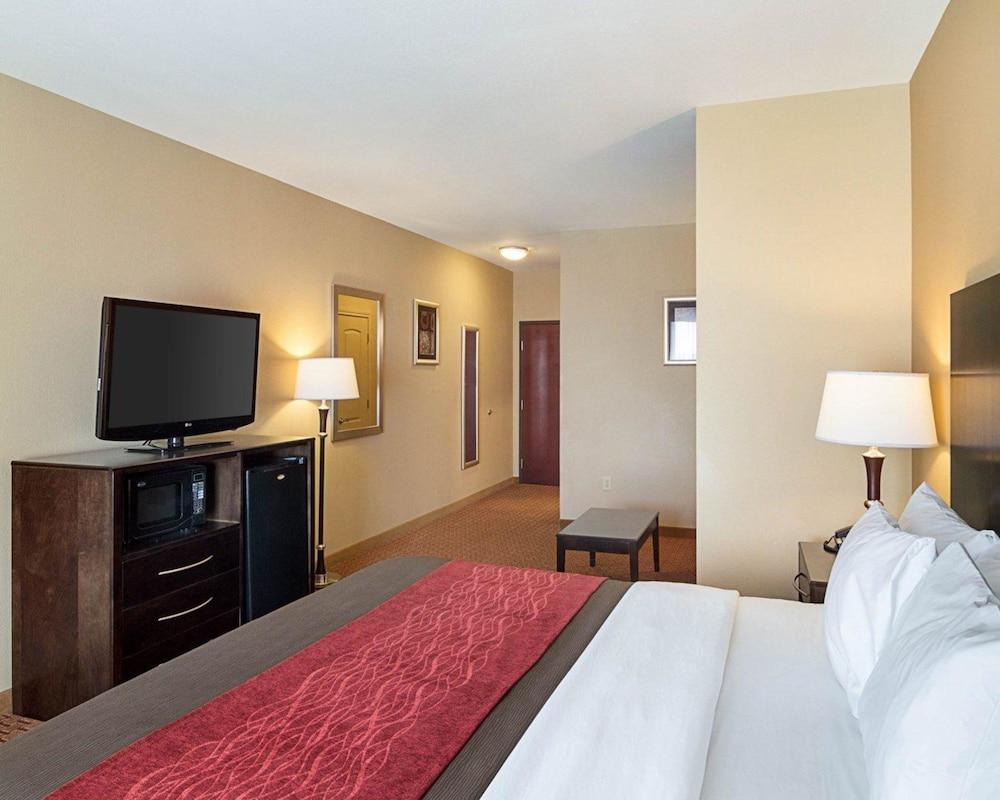 Comfort & I-20 Hotel