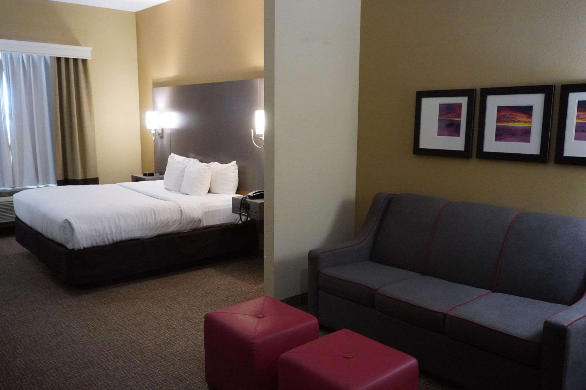 Hotel Comfort & I-20 3*