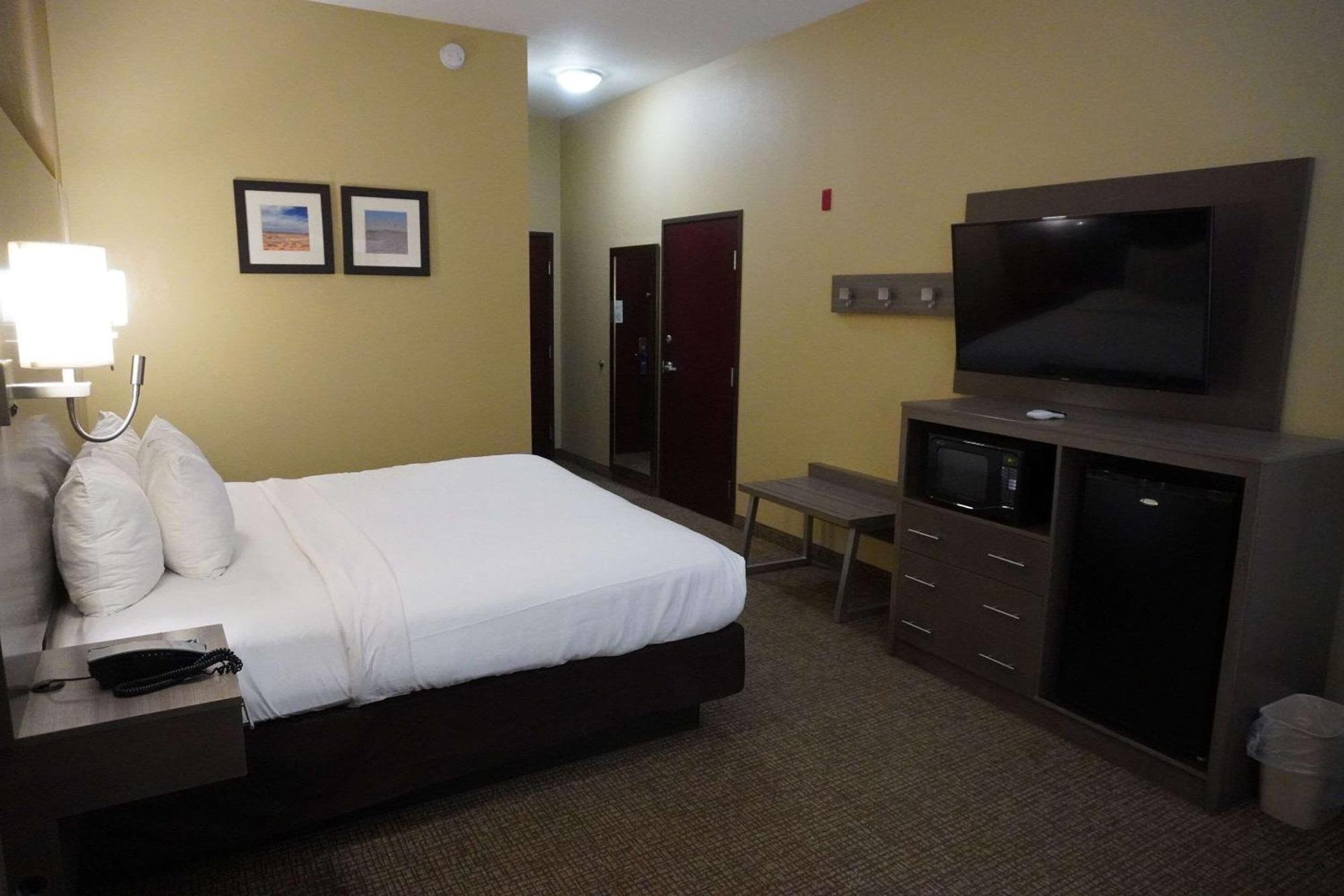 Hotel Comfort & I-20 Monahans