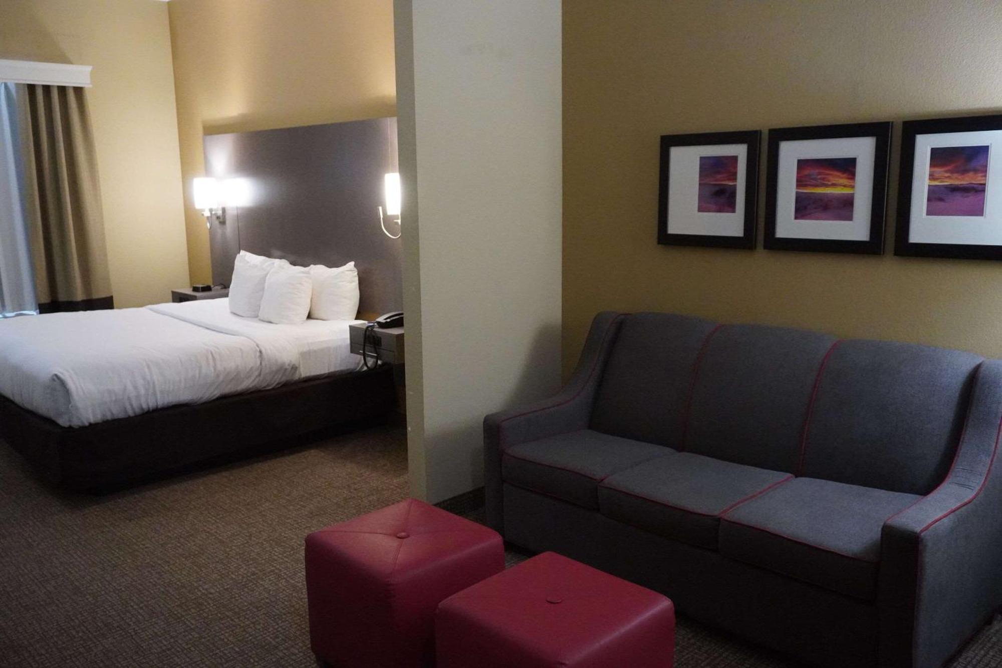 Hotel Comfort & I-20 3*